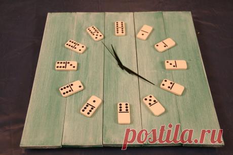 Старинные, деревянные часы