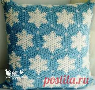 Диванная подушка крючком. Подушка крючком узором снежинка | Я Хозяйка