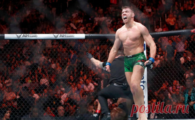 В UFC появился новый чемпион в среднем весе. Американец Шон Стриклэнд уступил представителю ЮАР Дрикусу дю Плесси в главном поединке турнира UFC 297 в Торонто и лишился чемпионского титула