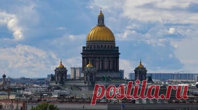 В Петербурге в честь 185-летия Чайковского проводится масштабное световое шоу. Масштабное световое шоу проводится на Дворцовой площади в Санкт-Петербурге в честь 185-летия русского композитора Петра Чайковского. Читать далее