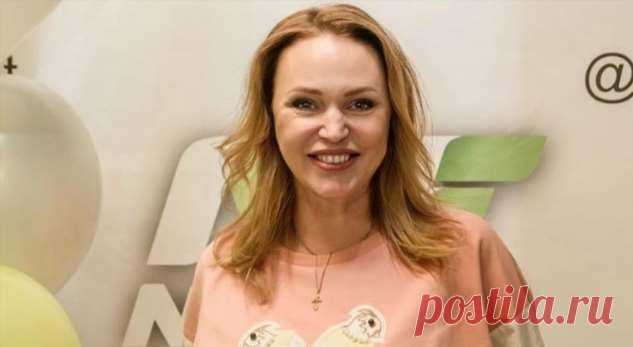 «Какой светлый человек»: Алла Довлатова показала фотографии отца в день его рождения . Милая Я
