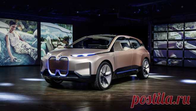 Грядущий BMW iNext похвастался большим изогнутым экраном Электрический кроссовер BMW iNext, который баварцы называют технологическим флагманом, будет выпускаться в Дингольфинге с 2021 года. До запуска модели