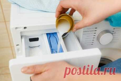 6 ошибок при стирке в стиральной машине Хозяйки ежедневно сталкиваются со стиркой вещей в стиральной машине. С одной стороны, это легкое дело.