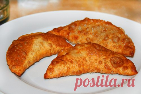 Маленькие чебуреки с говядиной и петрушкой