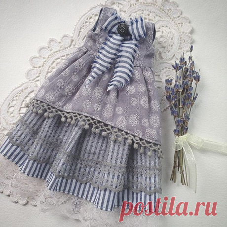 За окном дождь и серость, платье тоже серое, полное соответствие. Сделано на заказ. А я заказываю на завтра хорошую погоду! #платье #платьедлякуклы #одежда #одеждадлякукол #серый #кукольнаяодежда #вседлякукол #шью #люблюшить #шьюсама