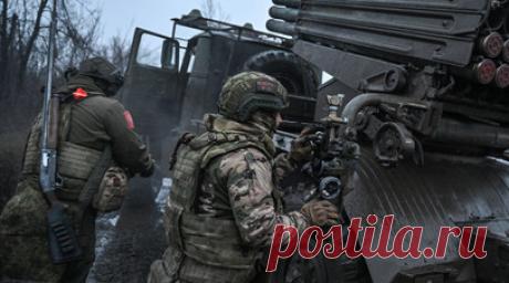 Удары по аэродромам, энергетике и транспорту: ВС России поразили военные объекты на Украине. Российская армия поразила инфраструктуру военных аэродромов, места предполётной подготовки и запуска БПЛА, а также объекты транспортной и энергетической инфраструктуры ВСУ, сообщило Минобороны. За сутки ВС РФ уничтожили 195 беспилотников, четыре безэкипажных катера ВСУ, американскую и польскую 155-мм САУ Paladin и Krab, хорватскую реактивную пусковую установку Heron и радиолокационную станцию…