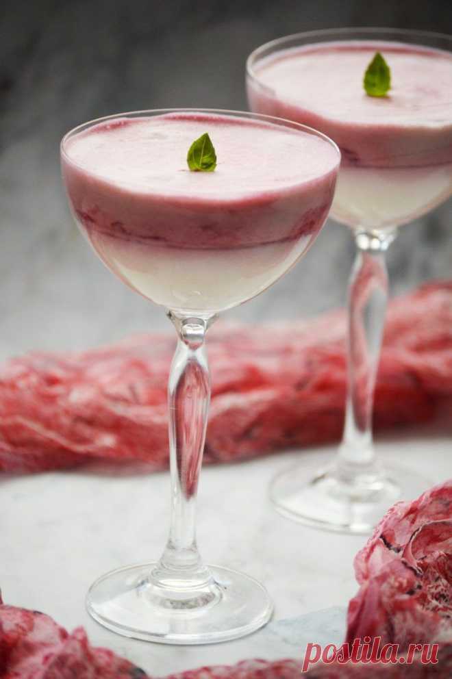 Panna Cotta su avietiniais putėsiais - Meyer Maistas