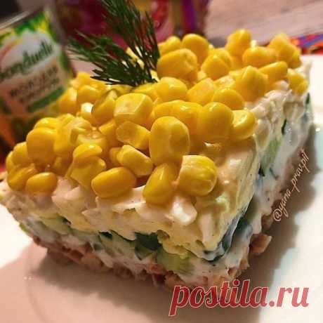 ЛЁГКИЙ САЛАТ С КУРИНОЙ ГРУДКОЙ 
⠀