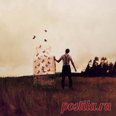 Люди думают, что будут счастливы, если переедут в другое место, а потом оказывается: куда бы ты ни поехал,ты берёшь с собой себя.
