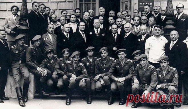 Со 100-летием Рязанского училища ВДВ, братишки! | Выживи сам