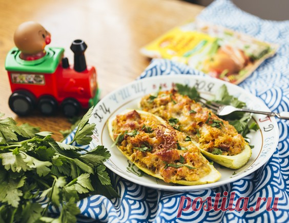 Кабачки фаршированные курицей овощами и киноа - рецепт приготовления с фото от Maggi.ru