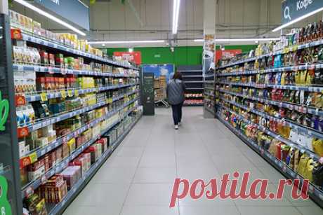 Во Франции удивились обилию продуктов на полках в российских супермаркетах. Во Франции удивились широкому ассортименту различных продуктов в российских магазинах в условиях западных санкций. Французский корреспондент отметил, что антироссийские санкции не помешали российским компаниям поставлять на рынок европейские товары.