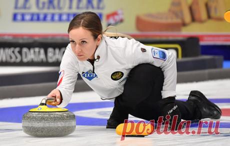 Женская сборная России уступила шведкам в полуфинале чемпионата Европы по керлингу. Встреча завершилась со счетом 5:4 в пользу команды Швеции
