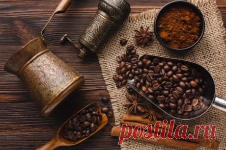 Почему к чашке кофе нужно подавать стакан воды Если вы любите начинать утро с чашки кофе, то не забудьте выпить стакан воды, предупредил диетолог Антон Поляков.