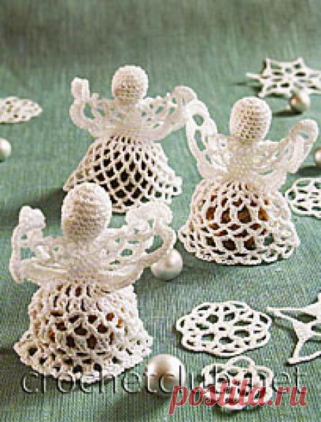 Вязаные крючком ангелы, колокольчики и снежинки