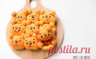 Pooh Bear Pumpkin Pull-Apart Bread Happy weekends!