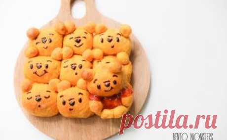 Pooh Bear Pumpkin Pull-Apart Bread Happy weekends!