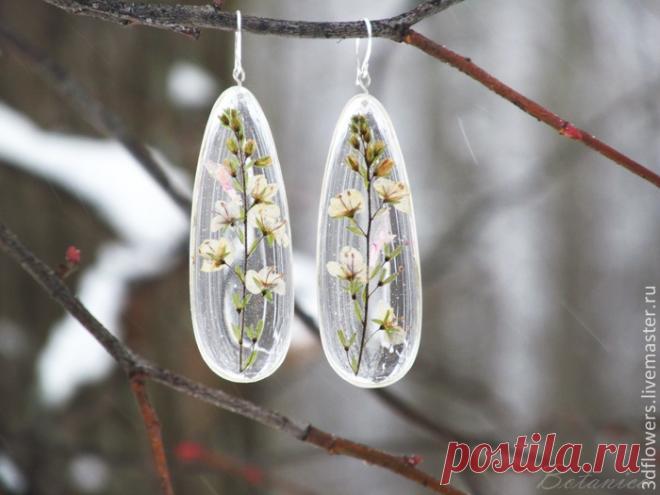 Прозрачные украшения без молдов из эпоксидной смолы и сухоцветов — Сделай сам, идеи для творчества - DIY Ideas
