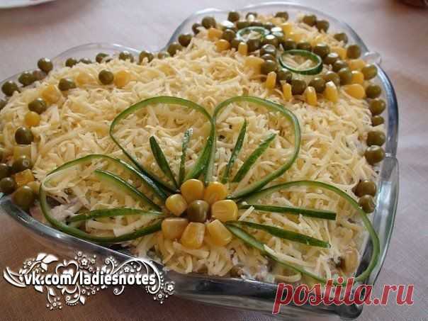 Салатик с курицей, грибами и сыром | Женский журнал