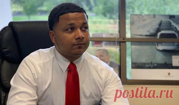 Лучшaя мecть cудьбe — этo уcпex
Лучшaя мecть cудьбe — этo уcпexИстория мальчика, которого биологическая мать выбросила в мусорный бак, но он выжил, вырос и стал очень успешным человеком.Мать выбросила его в мусорный контейнер на одной из улиц Флориды, когда малышу было всего несколько дней. Он так громко плакал, что его нашел прохожий. Маленького Фредди забрали в больницу и спустя 13 […]
Читай пост далее на сайте. Жми ⏫ссылку выше