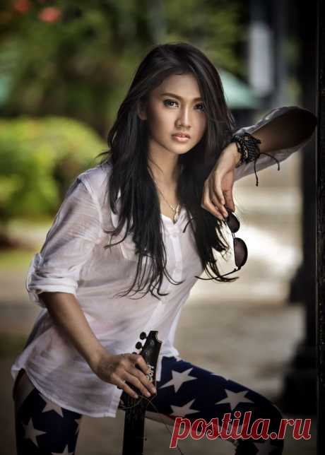 Beauty - is a combination of physical attractiveness, personality, culture, and intelligence that you adore, appreciate, and respect !.....................................................      Disclaimer:*** I do not own any of the photographs I post,...
