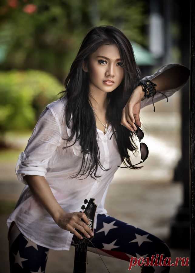 Beauty - is a combination of physical attractiveness, personality, culture, and intelligence that you adore, appreciate, and respect !.....................................................      Disclaimer:*** I do not own any of the photographs I post,...