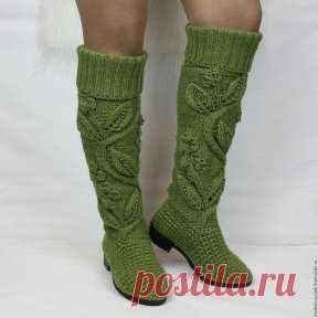 Очень красивые вязаные сапожки!