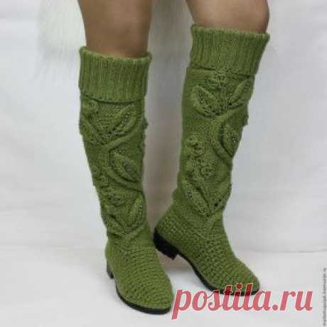 Очень красивые вязаные сапожки!