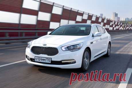 Смотри! KIA Quoris 2018 модельного года Седан KIA Quoris стал первым автомобилем представительского класса для корейской компании, тем самым для неё открыл принципиально новое направление. Начина