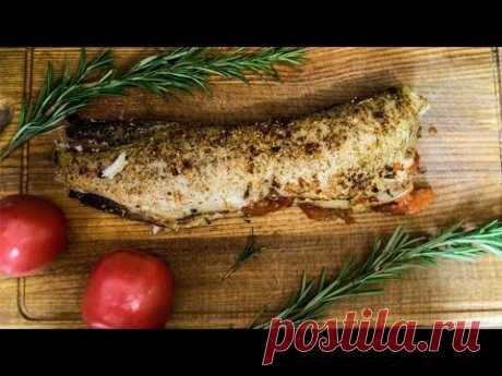 Щука запеченная с помидорами и ароматными травами