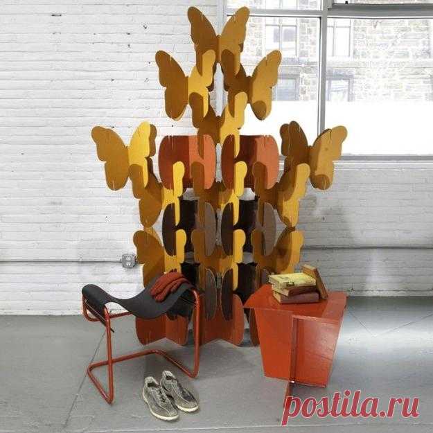 Simple Beauty of DIY Cardboard Decorative Screens and Room Dividers Modular decorative screens made with cardboard pieces offer light and practical room dividers which can add color and stylish geometric decoration patterns to interior design and decorating