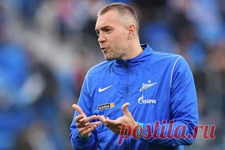 Стало известно о переходе Дзюбы в клуб РПЛ. Нападающий Артем Дзюба перейдет в «Пари Нижний Новгород», выступающий в РПЛ. По информации журналиста Ивана Карпова, лично губернатор Нижегородской области Глеб Никитин гарантировал, что команда получит средства для подписания контракта с игроком. Также высока вероятность перехода в «Пари НН» хавбека Дениса Глушакова.
