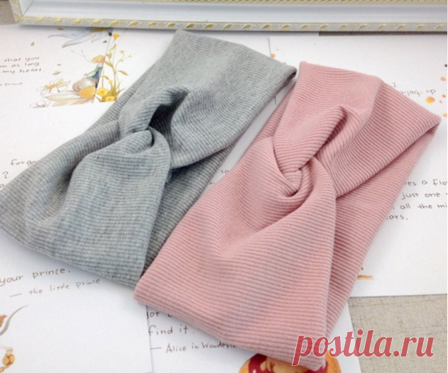 Повязка на голову
Почему пригодится: Окончание зимы знаменует и то, что можно больше не ходить в шапке, а выбрать более легкий и стильный головной убор, например вот такую повязку.
В отзывах пишут:
Повязка супер! Хорошо тянется, на голову не давит. Цвет выбрала рандом, отправили темно-коричневый. Очень хорошо подходит под цвет моих волос. Шла долго, без отслеживания по России. Товаром довольна!
Повязка пришла, отличное состояние. Всем довольна. Швы аккуратные, повязка хорошо тянется.