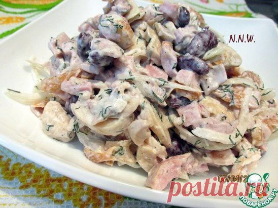 Баварский салат из копченой курицы с фасолью
http://www.povarenok.ru/recipes/show/105728/
—-------------------------------------------------------
Еще один вкусный салат из готовых продуктов. Очень понравился моему мужу!