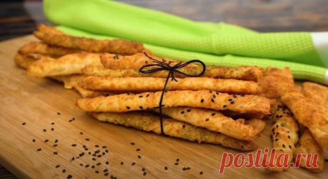 Сырные Палочки в Духовке Простой и Вкусный Рецепт Сырные палочки – замечательная замена вредным чипсам и сухарикам. Они получаются очень вкусными и хрустящими, со слоёной структурой внутри.