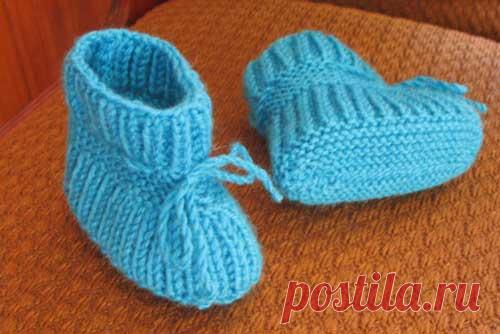 Пинетки спицами для новорожденных: на двух спицах