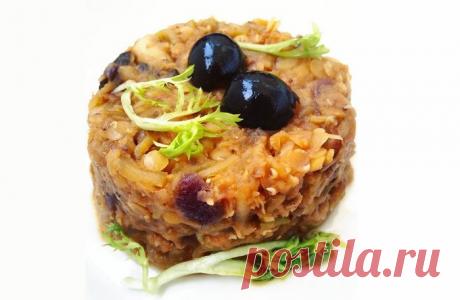 Чечевица с шампиньонами и кабачком | Foodbook.su Замечательный простой рецепт для вегетарианцев и любителей бобовых. Я не ем мясо, поэтому периодически экспериментирую с чечевицей или нутом. Поексперементуйте и вы. Блюдо вкусное, сытное и