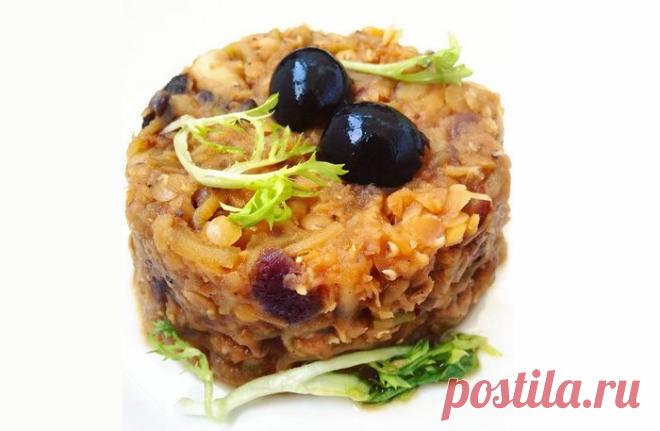 Чечевица с шампиньонами и кабачком | Foodbook.su Замечательный простой рецепт для вегетарианцев и любителей бобовых. Я не ем мясо, поэтому периодически экспериментирую с чечевицей или нутом. Поексперементуйте и вы. Блюдо вкусное, сытное и