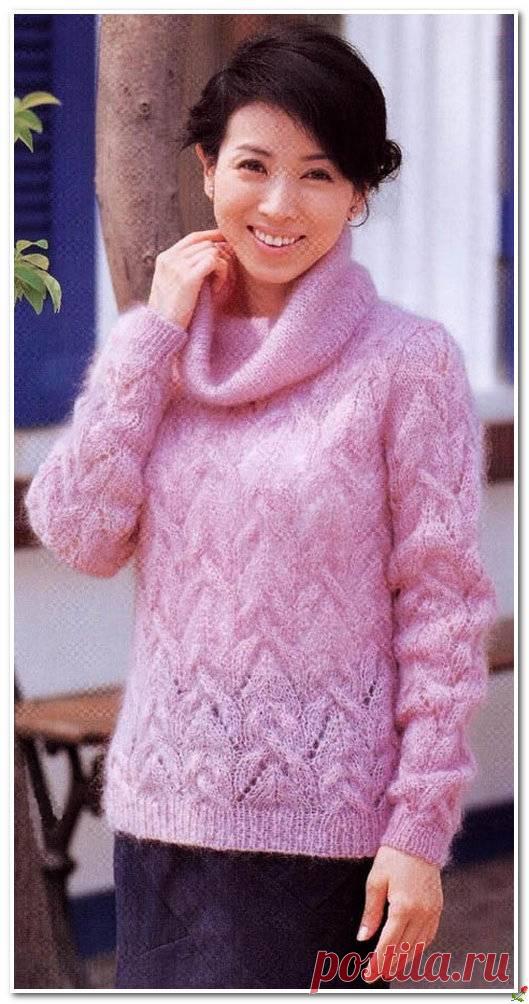 Розовый свитер с ажуром и косами из мохера.