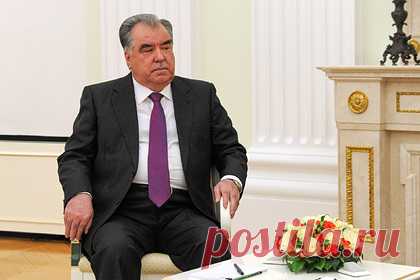 Таджикским чиновникам запретят писать диссертации без согласия президента. В Таджикистане высшим должностным лицам, депутатам, судьям и ряду чиновников запретят писать научные диссертации без согласия президента страны Эмомали Рахмона. Эта ситуация связана с низкой уникальностью кандидатских и докторских работ у госслужащих и обвинениями в адрес первых лиц со стороны экспертного сообщества.