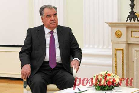 Таджикским чиновникам запретят писать диссертации без согласия президента. В Таджикистане высшим должностным лицам, депутатам, судьям и ряду чиновников запретят писать научные диссертации без согласия президента страны Эмомали Рахмона. Эта ситуация связана с низкой уникальностью кандидатских и докторских работ у госслужащих и обвинениями в адрес первых лиц со стороны экспертного сообщества.