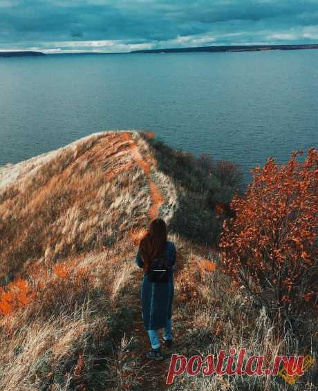 10 маршрутов для автомобильных путешествий по соседству с Казанью

 НАБЕРЕЖНАЯ БРЮГГЕ
Красивая и необычная набережная находится в Республике Марий Эл, в городе Йошкар-Ола. Набережная названа так в связи с тем, что здесь расположены дома, построенные во фламандском стиле. Практически во всех зданиях здесь находятся различные учреждения, ведомства, министерства и прочие. Можно полюбоваться не только великолепными фасадами домов, но и многочисленными памятниками, например, им...