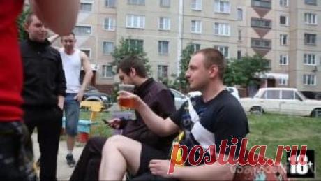 Отпугиватель алкашей 



У меня под окном во дворе детская площадка. Днём детишки возятся в песочнице, а по вечерам площадку оккупировали алконавты-малолетки. До поздней ночи пьянствуют, орут, матерятся - людям спать мешают. Надоело, решил разогнать.

Дома на антресолях валялись две старых самопальных колонки. Вынул из одной низкочастотный динамик, нашёл в старых загашниках схемку, которой настраивал фазоинверторы в колонках, за день собрал в корпусе из пластикового ведёрк...