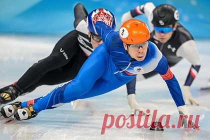 Россиянин Елистратов выиграл бронзу в шорт-треке на Олимпиаде в Пекине. Российский шорт-трекист Семен Елистратов завоевал бронзовую награду в дистанции на 1500 метров на Олимпиаде в Пекине. Победителем гонки стал спортсмен из Южной Кореи Тэ Хон Хван. Второе место у представителя Канады Стивена Дюбуа. Еще один представитель сборной России Денис Айрапетян стал вторым в утешительном финале.