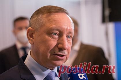 Губернатор Петербурга раскрыл свое желание под бой курантов. Губернатор Санкт-Петербурга Александр Беглов раскрыл желание, которое он загадает под бой курантов. Беглов отметил, что на 2022 год загадает как можно больше единомышленников, друзей. Он подчеркнул, что каждое сообщение жителей с идеями, которые сделают город лучше, — это знак, что вместе можно добиться многого.