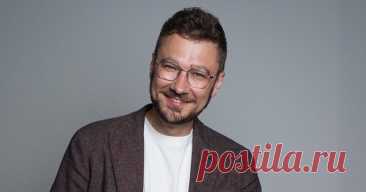 25-9-25--НАЦ.ЦЕНТР «РОССИЯ» ПРИ УПРАВЛЕНИИ ПО ГОС.ВИЗУАЛЬНЫМ КОММУНИКАЦИЯМ - создаст русские шрифты, детские площадки в этностиле и проследит за продвижением госсимволов и запускает масштабный проект по формированию нового российского стиля — от государственных шрифтов до архитектурных решений. О том, почему дизайн стал вопросом национальной безопасности?