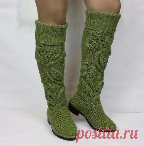 Вязаные сапожки. Не перестаю удивляться! Золотые ручки у мастериц! 

 




