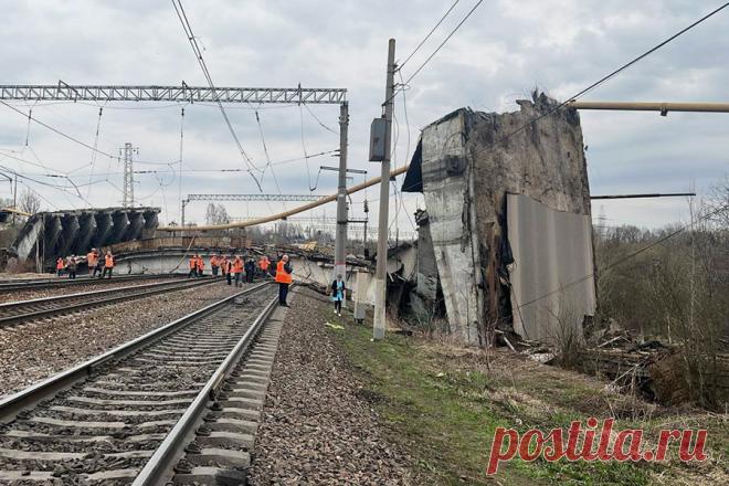 Более 5 тыс. человек остались без газа после обрушения моста в Вязьме. В результате обрушения путепровода в Вязьме в Смоленской области был поврежден магистральный газопровод, без газа остались более 5 тыс.