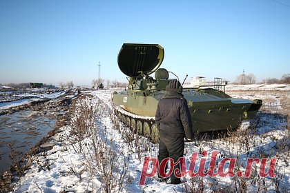 В России рассказали о применении «Змея Горыныча» против ВСУ. Вооруженные силы России могут использовать установку разминирования УР-77, которую называют «Змей Горыныч», для прорыва линий обороны Вооруженных сил Украины, сообщил военный эксперт Василий Дандыкин. Он добавил, что прорыв обороны начнется с артиллерийских и авиационных ударов.