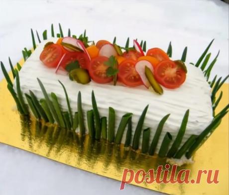 Закусочный торт «Наполеон» из готовых коржей без грамма сладкого крема — только мясо и овощи! — Фактор Вкуса